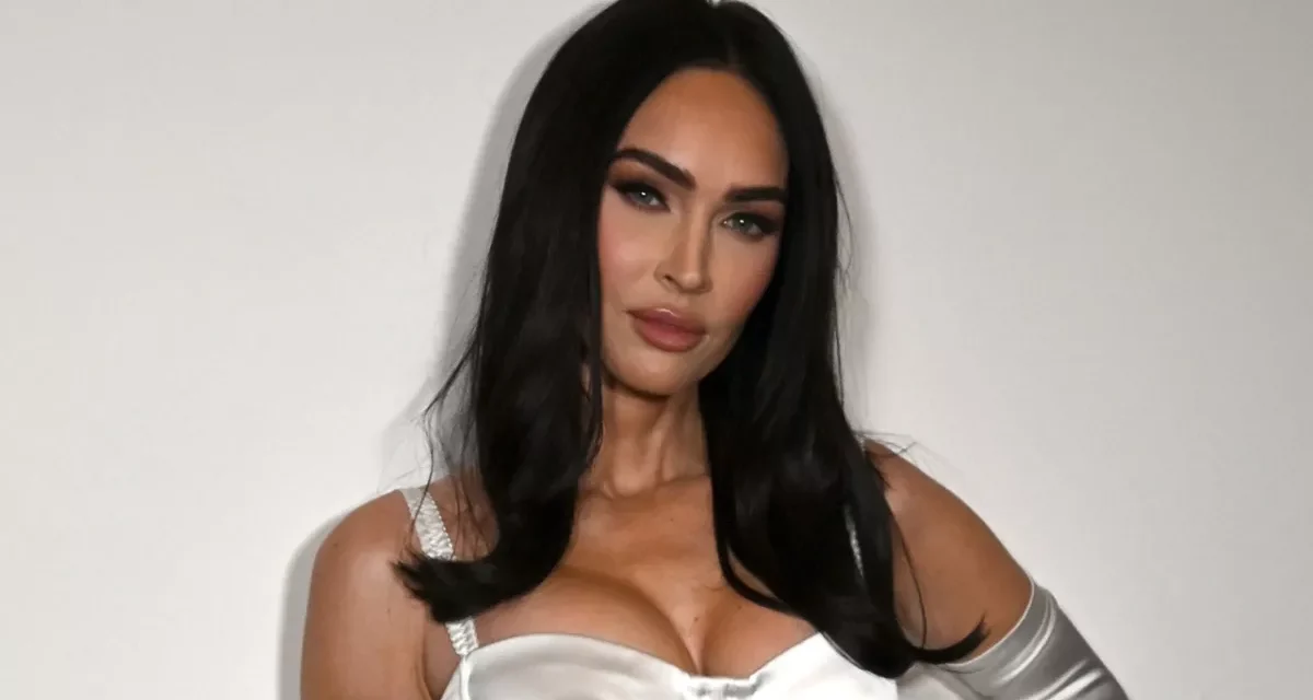 Megan Fox Distracts With Missing Engagement Ring, But Fans Can’t Stop Talking About Her Brand New Look