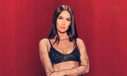 Megan Fox Once Flaunted Her Toned Mid-Riff In A Lacy White See-Through Underwear & That Cleav*ge Show Made Men